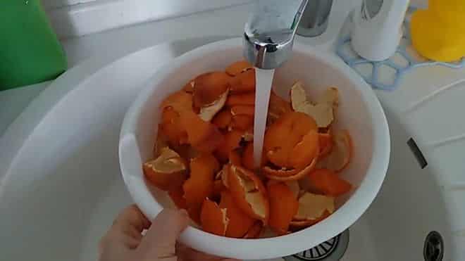 Промывание мандариновой кожуры